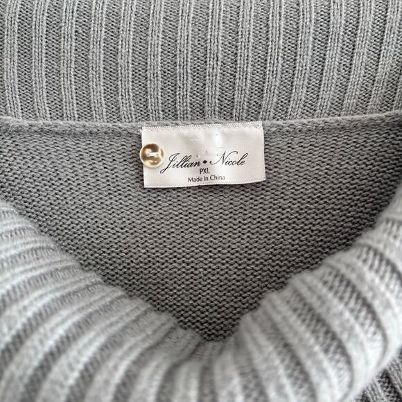 Off the Shoulder Tunic Sweater with Button Detail Gray Short Sleeve Women's PXL - Picture 5 of 6